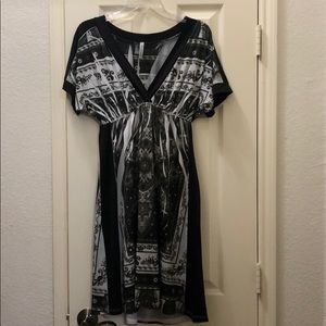 Mi Manchi V neck Black, Grey and White Dress